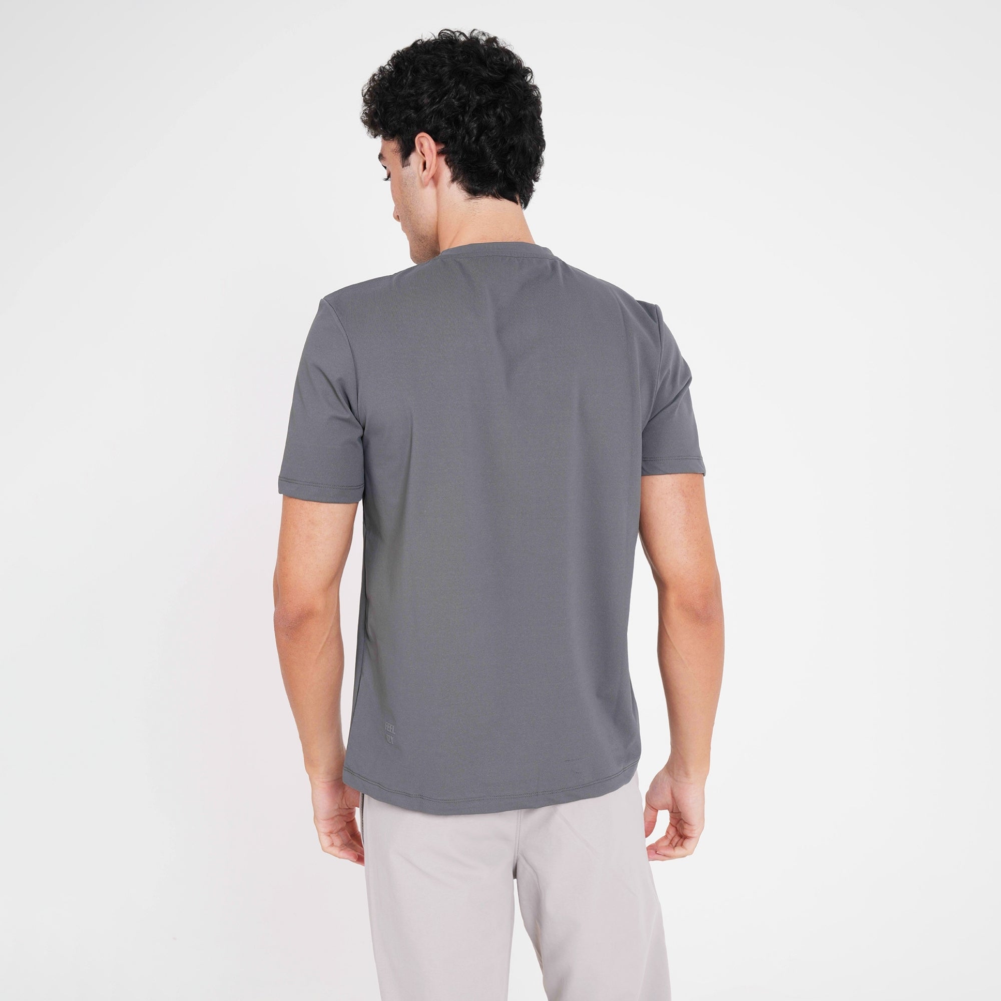 2️⃣点 Feelizy Dark Grey CLOUD Tee - Lightweight Cotton Blend T-Shirt
